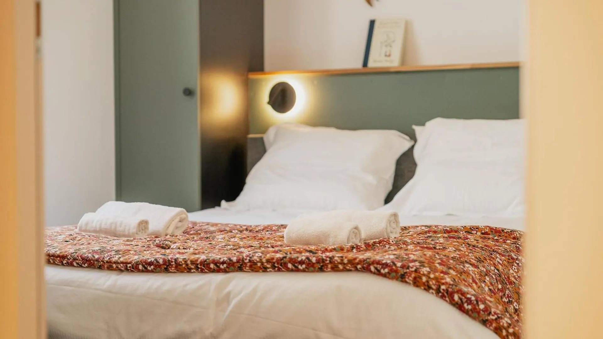 Le Patio - Une Cours Interieur Au Coeur Du Vieux Dinan Fransa